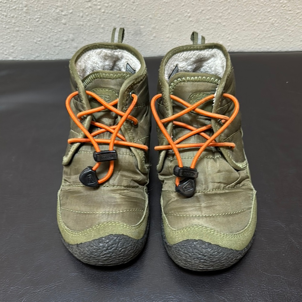 Kids Olive Green Winter Boots with Orange Laces